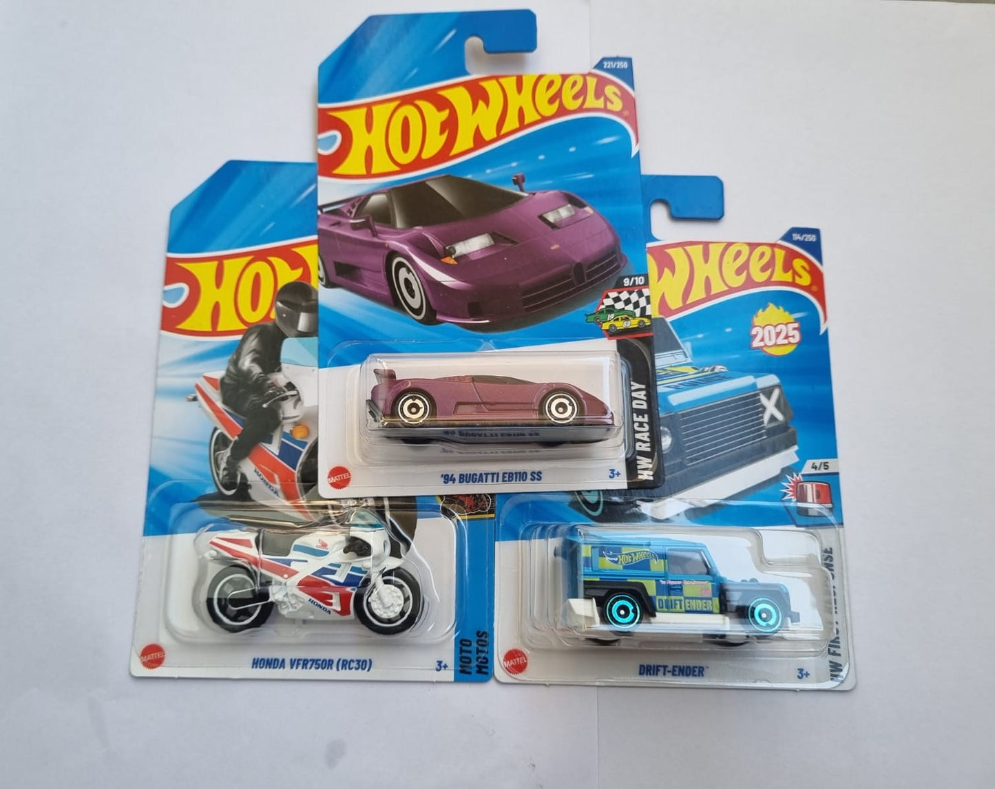 2025 Imported M Case Hot Wheels 3 Car Combo – ’94 Bugatti EB110 SS + Honda VFR750R (RC30) + Drift-Ender