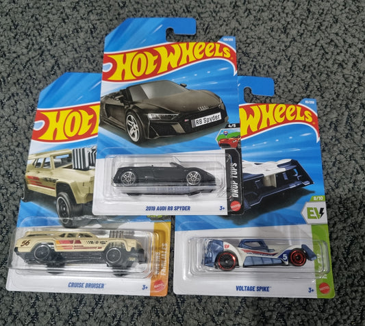 Hot Wheels 2026 Combo Pack (SET S2.1) – 2019 Audi R8 Spyder, Cruise Bruiser & Voltage Spike (Set of 3 Die-Cast Cars)