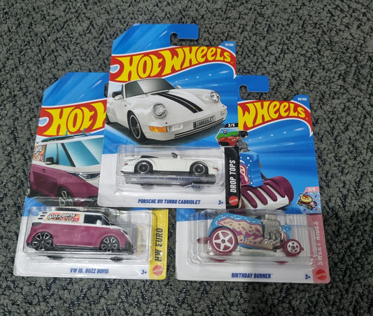 Hot Wheels 2026 Combo Pack (SET S3.2) – Porsche 911 Turbo Cabriolet, VW ID. Buzz & Birthday Burner (Set of 3 Die-Cast Cars)