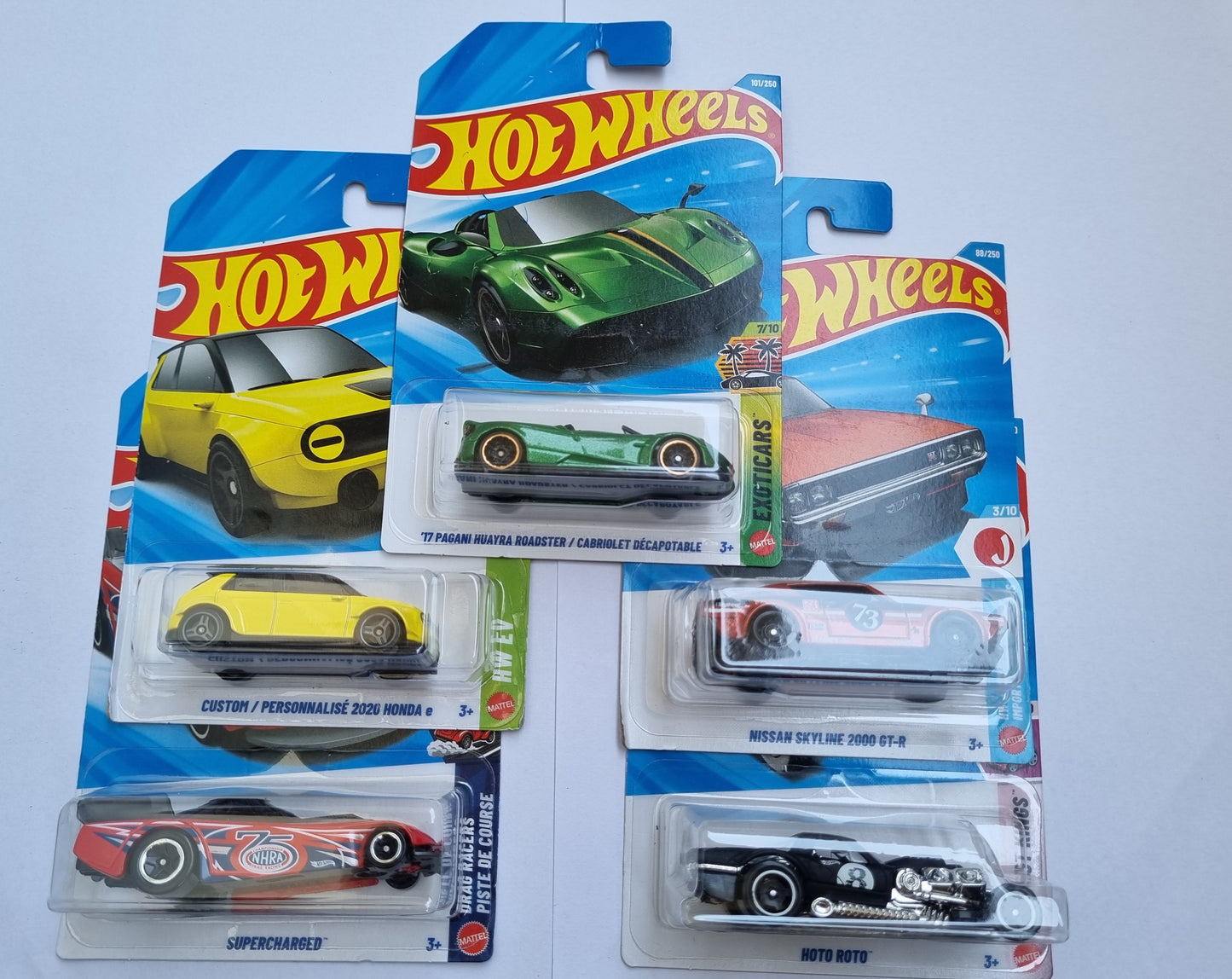 Hot Wheels 5 Car Combo Pack – Pagani Huayra, Skyline 2000 GT-R & More