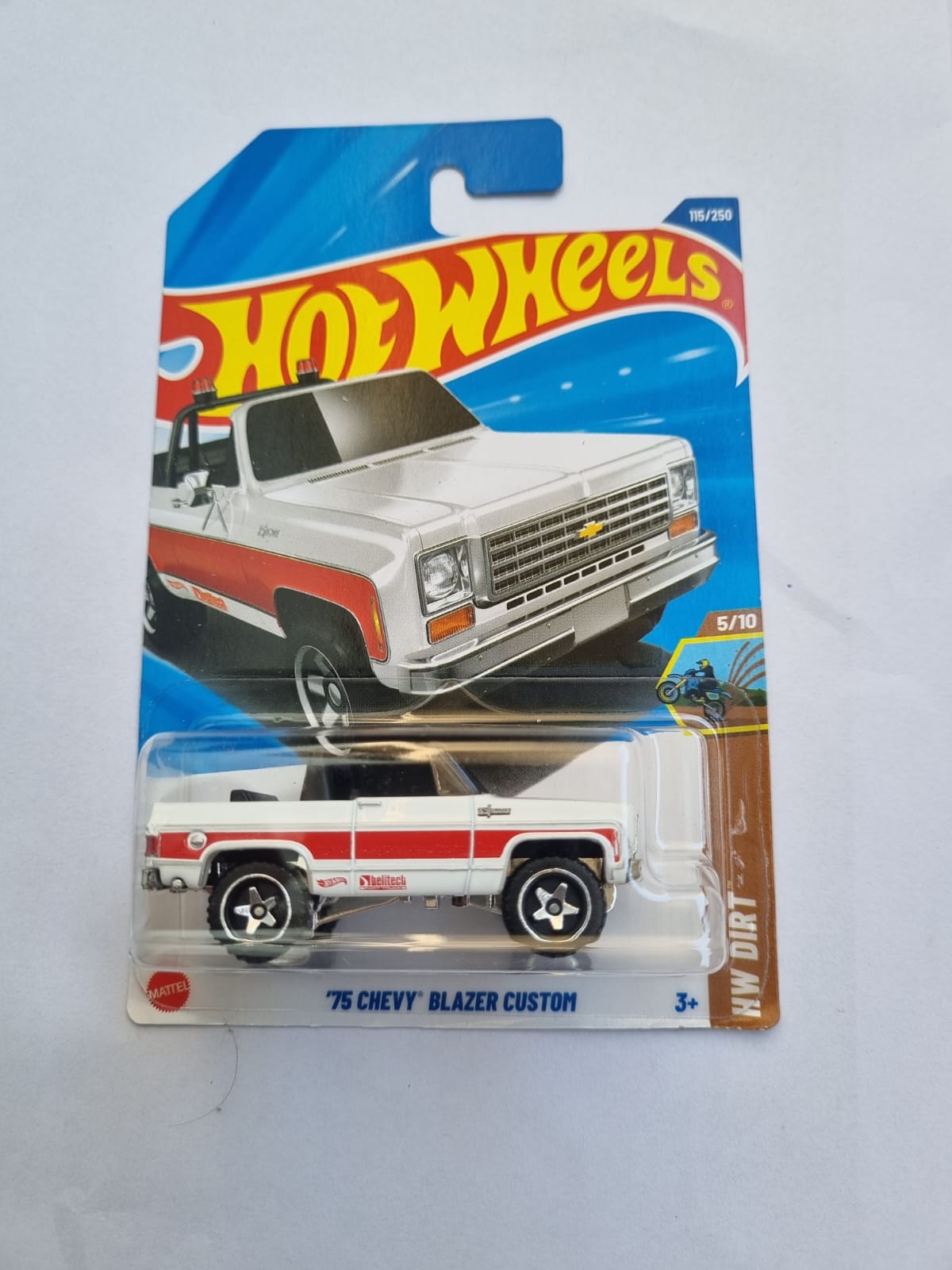 Hot Wheels 2025 – ’75 Chevy Blazer Custom (HW Dirt 5/10) | 1:64 Die-Cast | Imported