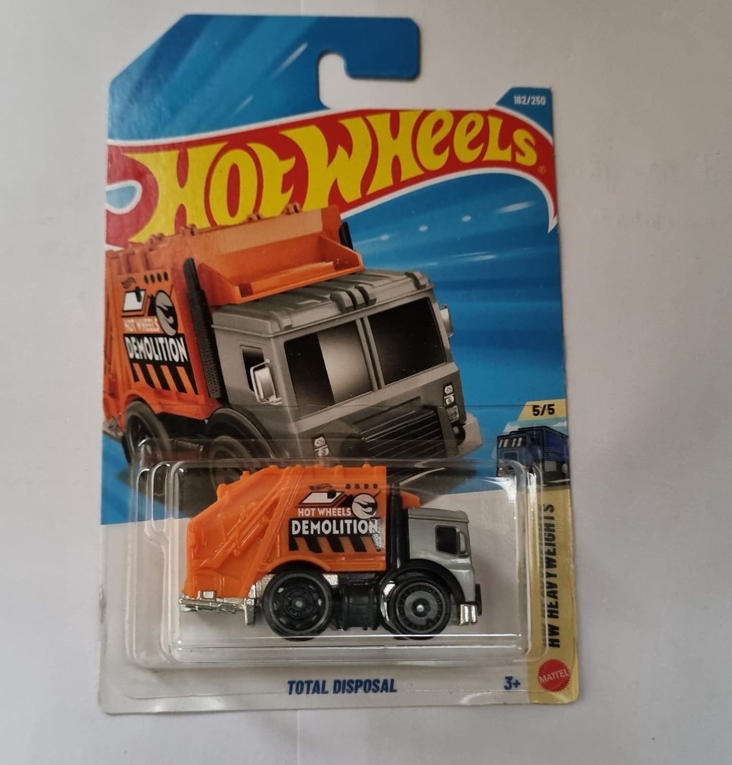 Hot Wheels Total Disposal Treasure Hunt (TH) – H Case 2026 – HW Heavyweights 5/5