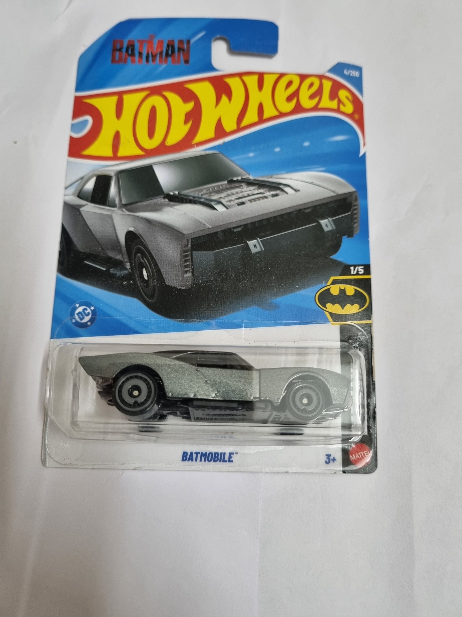 hot wheels batmobile (batman series) – imported a case die cast collectible car 1:64 scale hot wheels batmobile (batman series) – imported a case die cast collectible car 1:64 scale