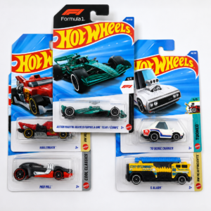 Hot Wheels 5 Car Combo Pack featuring Aston Martin Aramco Formula One Team, '70 Dodge Charger, Haulerback, Mod Mill and 5 Alarm